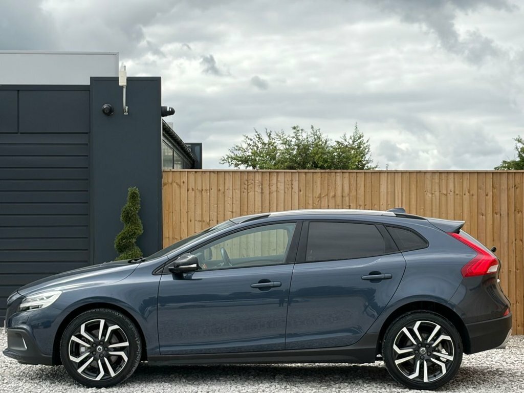 Volvo V40 Cross Country 2L Pro Blue #4
