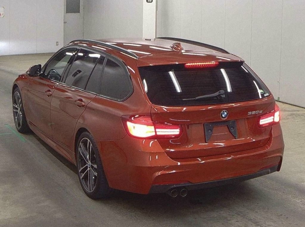 BMW 3 Series 2L M Sport Shadow Edition YE19BZG Orange #3