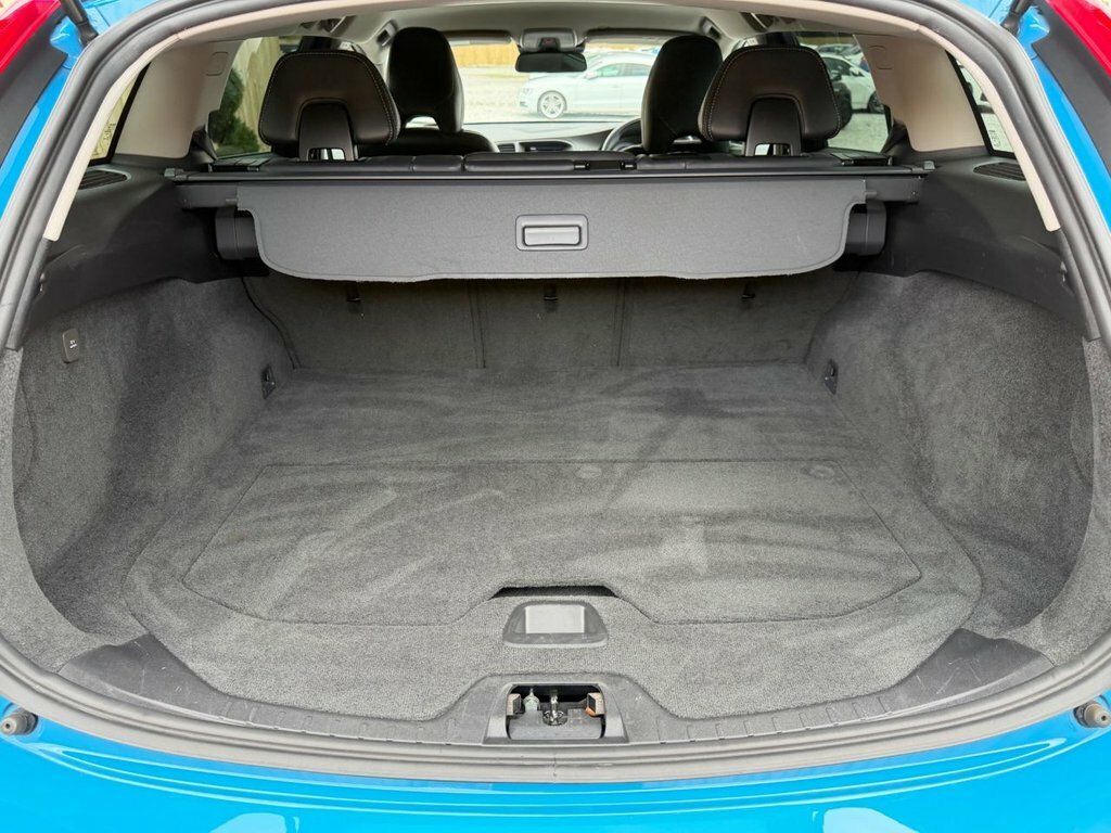 Volvo V60 Es Red #16