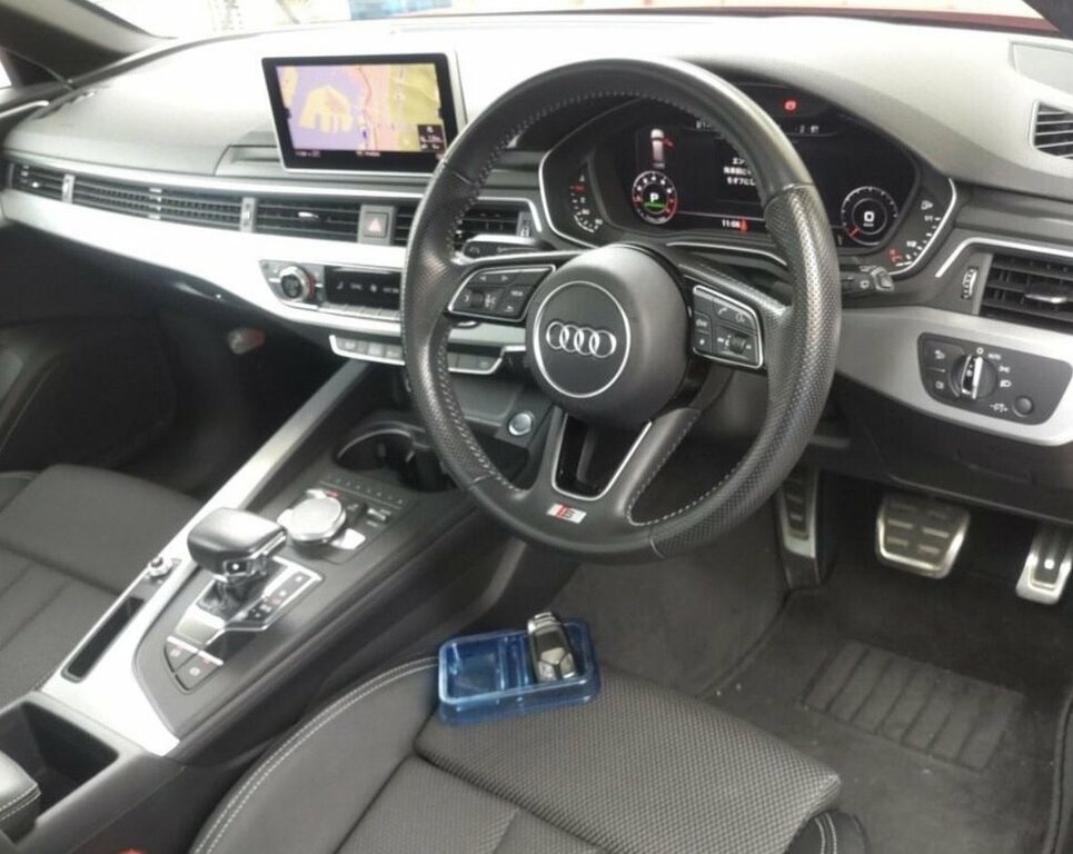 Audi A4 Avant 2L S Line Red #5