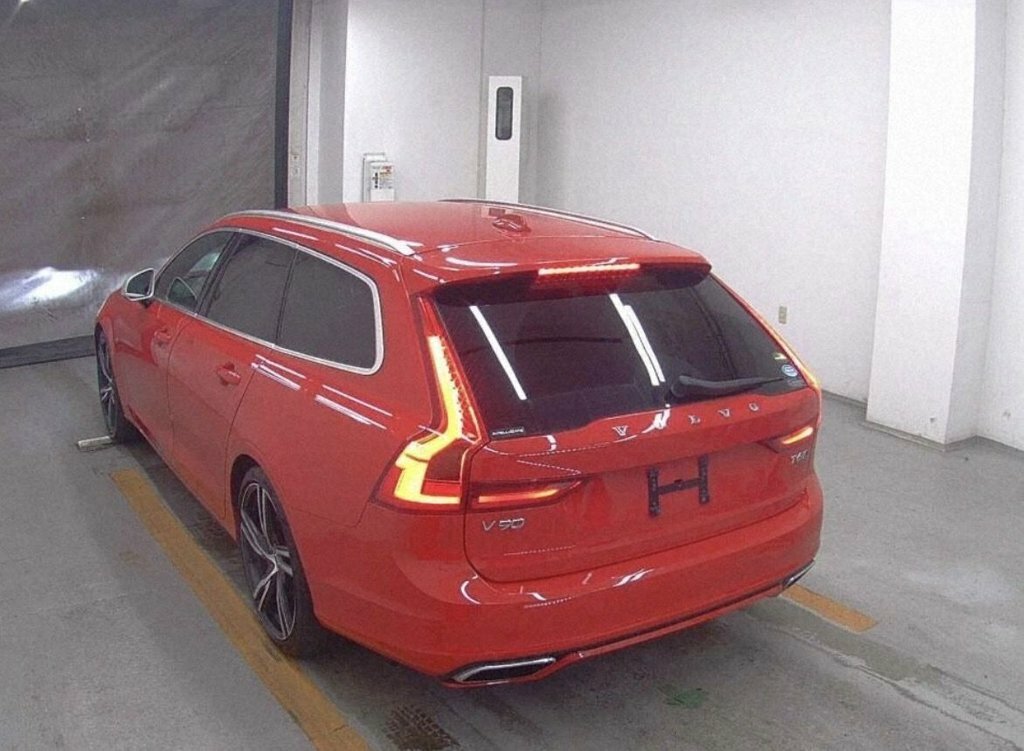 Volvo V90 2L R-design Red #3