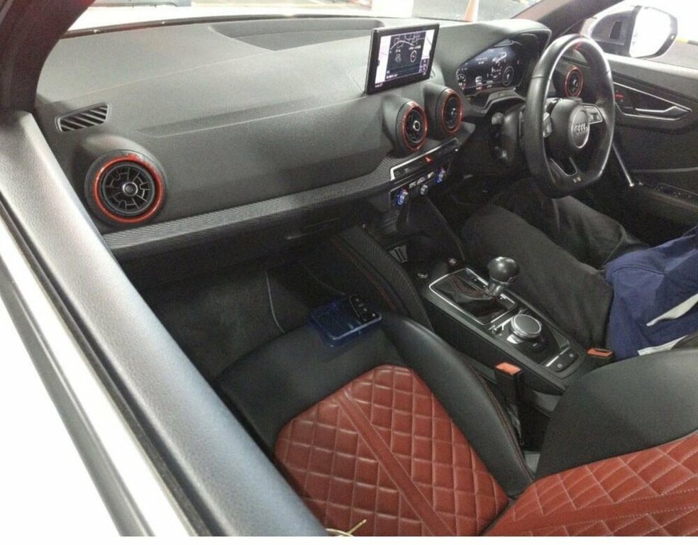 Audi SQ2 Suv White #3