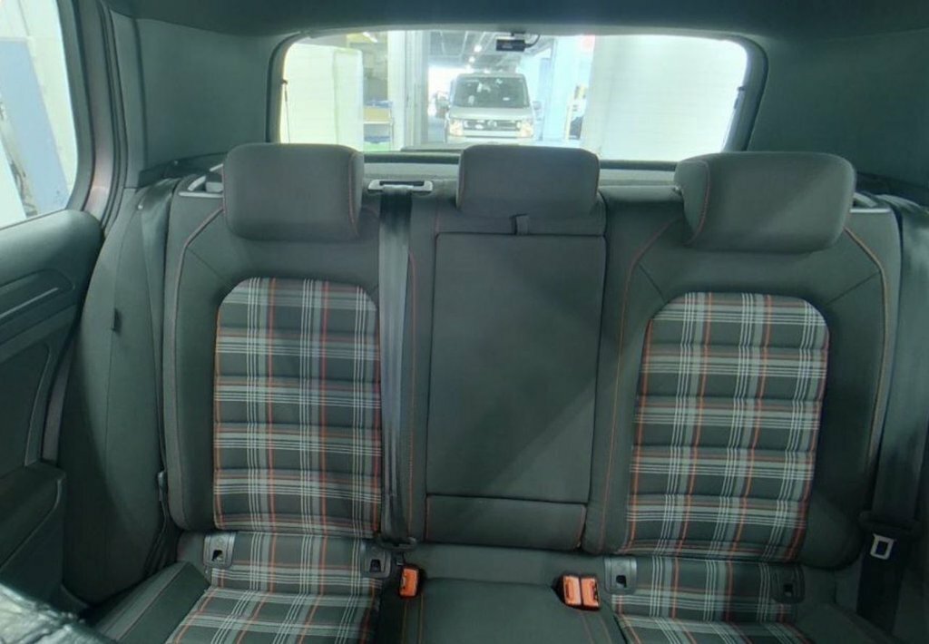Volkswagen Golf 2L Gti Silver #6