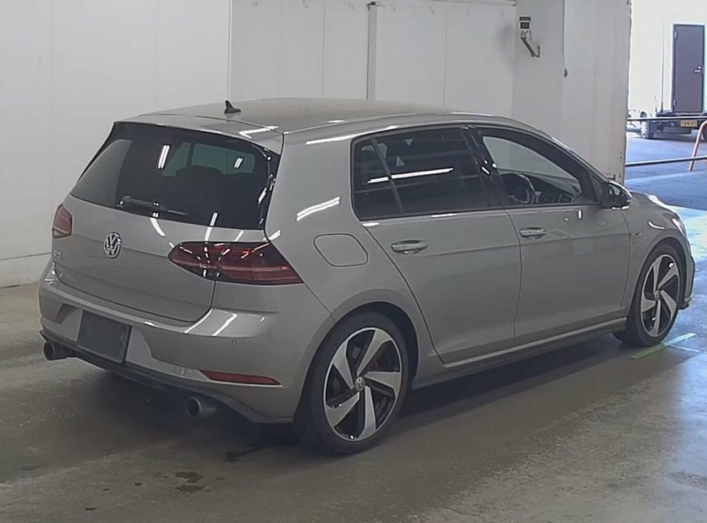 Volkswagen Golf 2L Gti Silver #4