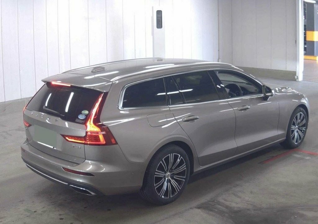 Volvo V60 2L Inscription Gold #4