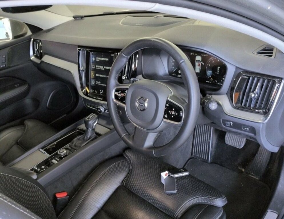 Volvo V60 2L Inscription Gold #5