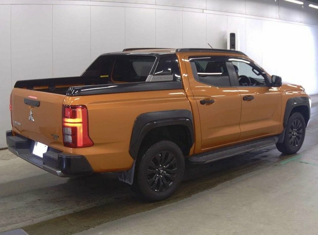 Mitsubishi L200 2.4L Titan Orange #4