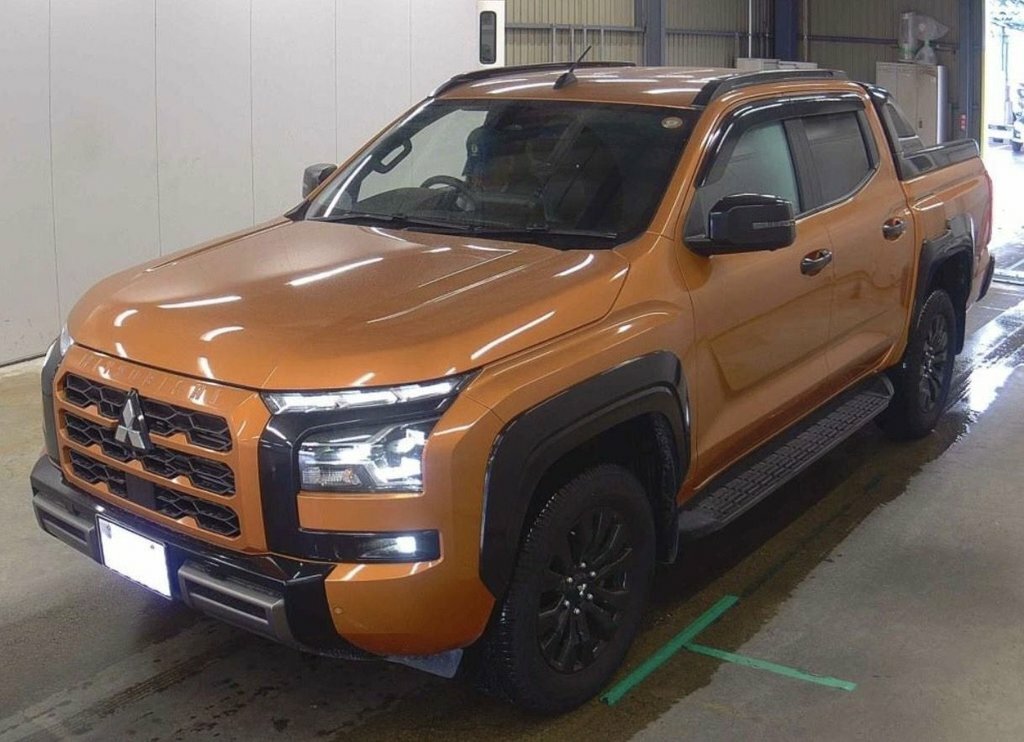Mitsubishi L200 2.4L Titan Orange #2