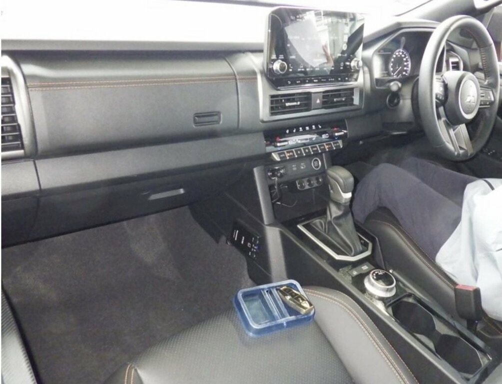 Mitsubishi L200 2.4L Titan Orange #5