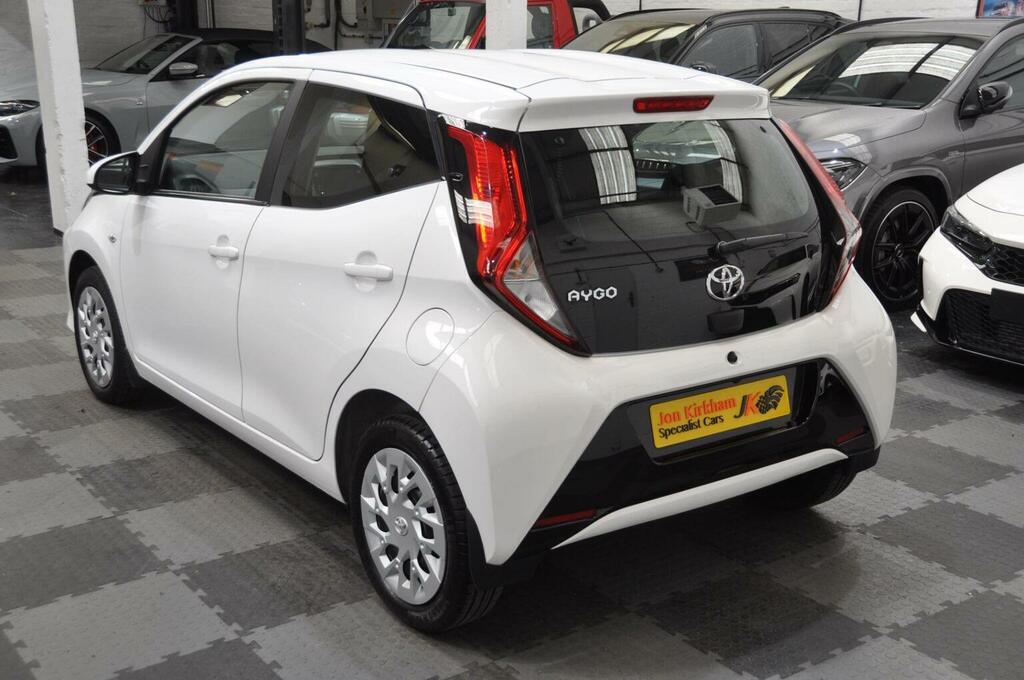 Toyota Aygo Hatchback 1.0 Vvt-i X-play Euro 6 Ss 2021 White #6