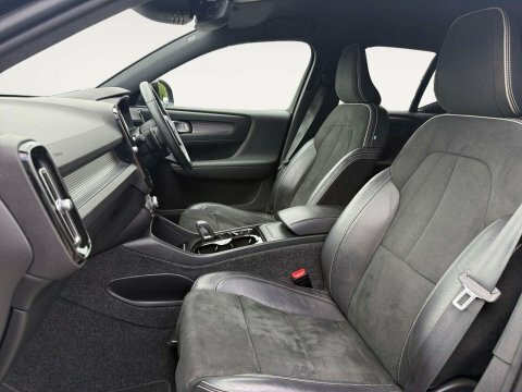 Volvo XC40 R Design White #15