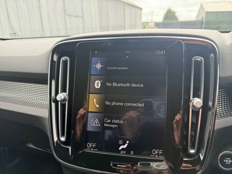 Volvo XC40 R Design White #30