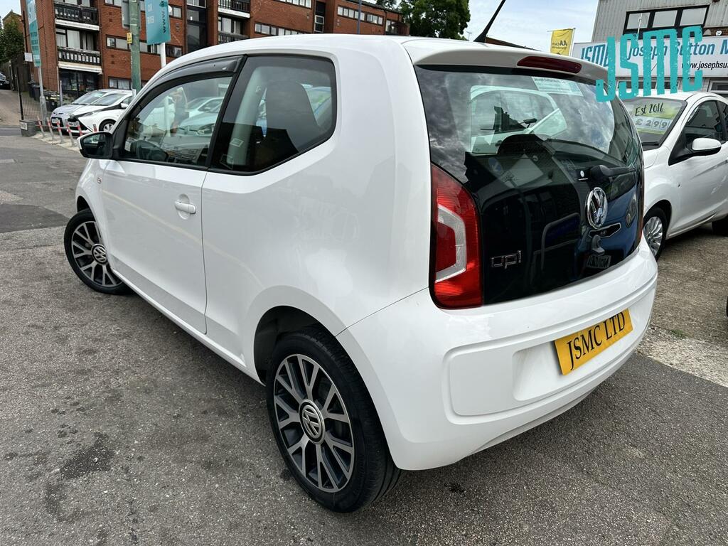 Volkswagen Up 1.0 Move Up Hatchback 2011 - 2017 White #3