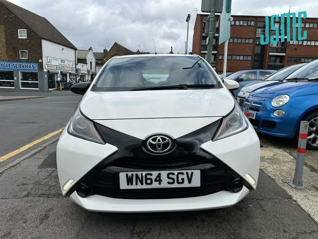 Toyota Aygo 1.0 Vvt-i X-play Hatchback Euro WN64SGV White #4