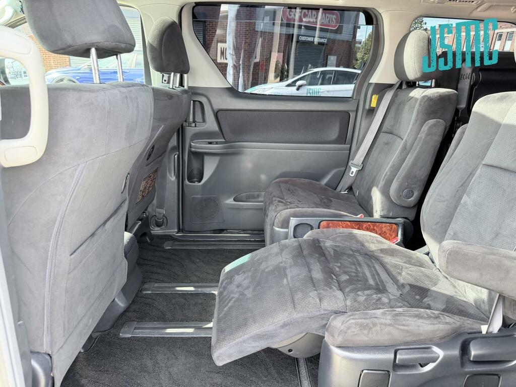 Toyota Vellfire 2.4 201160 8 Seats Mpv Ulez Silver #13