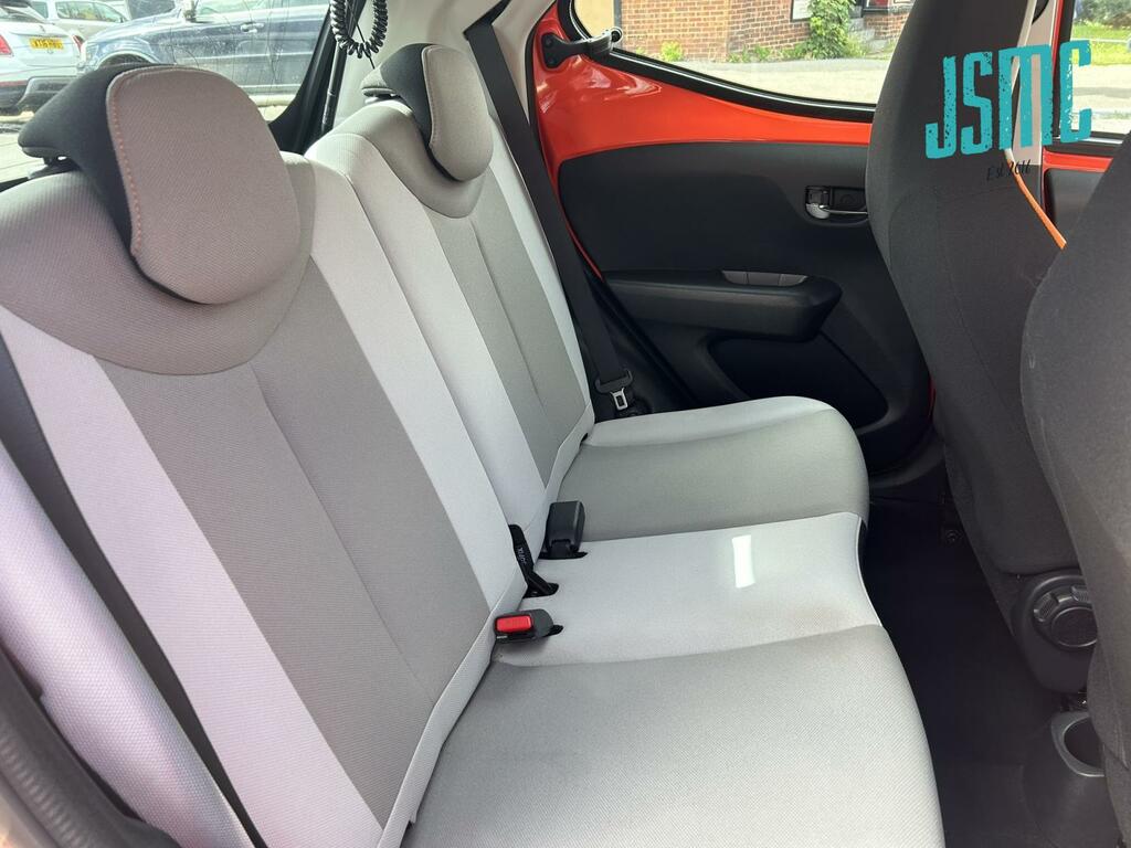 Toyota Aygo X X-pression White #11