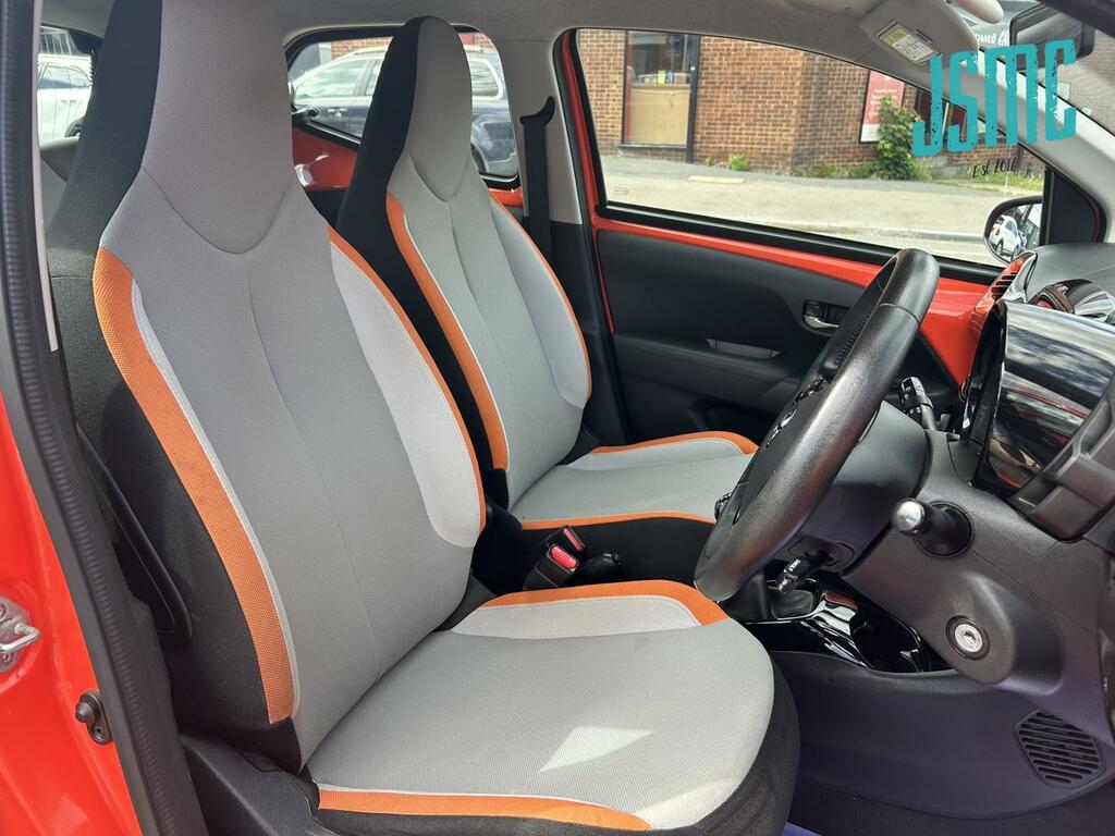 Toyota Aygo X X-pression White #7