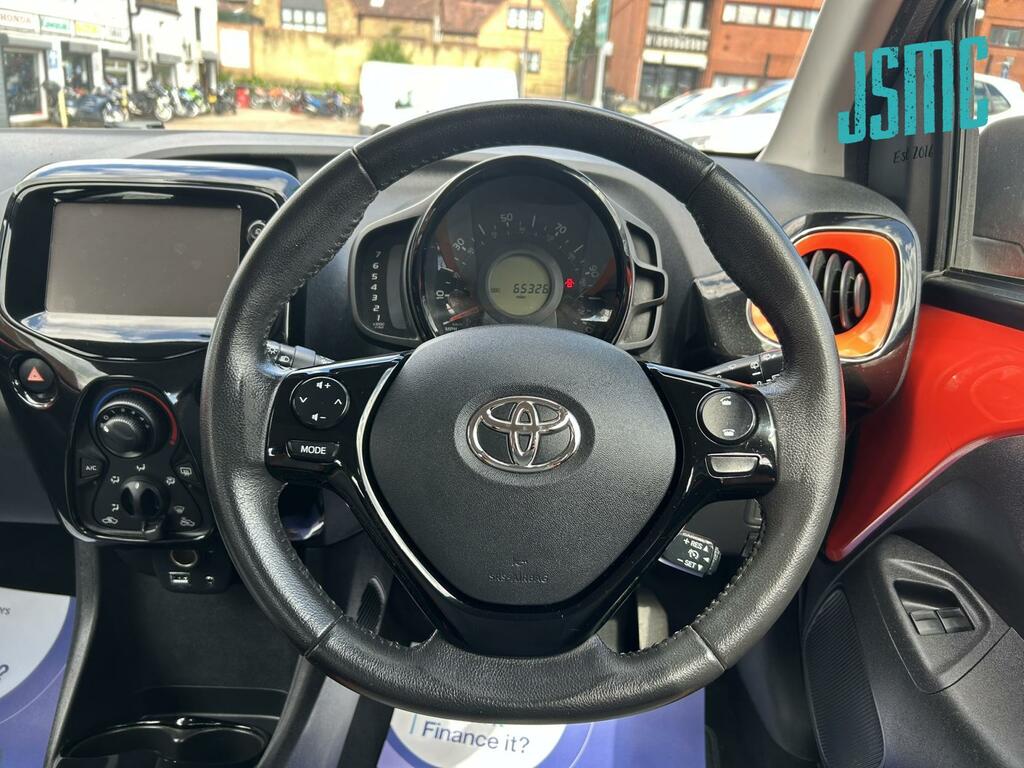 Toyota Aygo X X-pression White #19