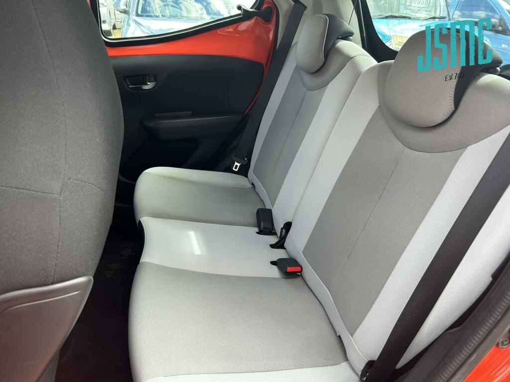 Toyota Aygo X X-pression White #10