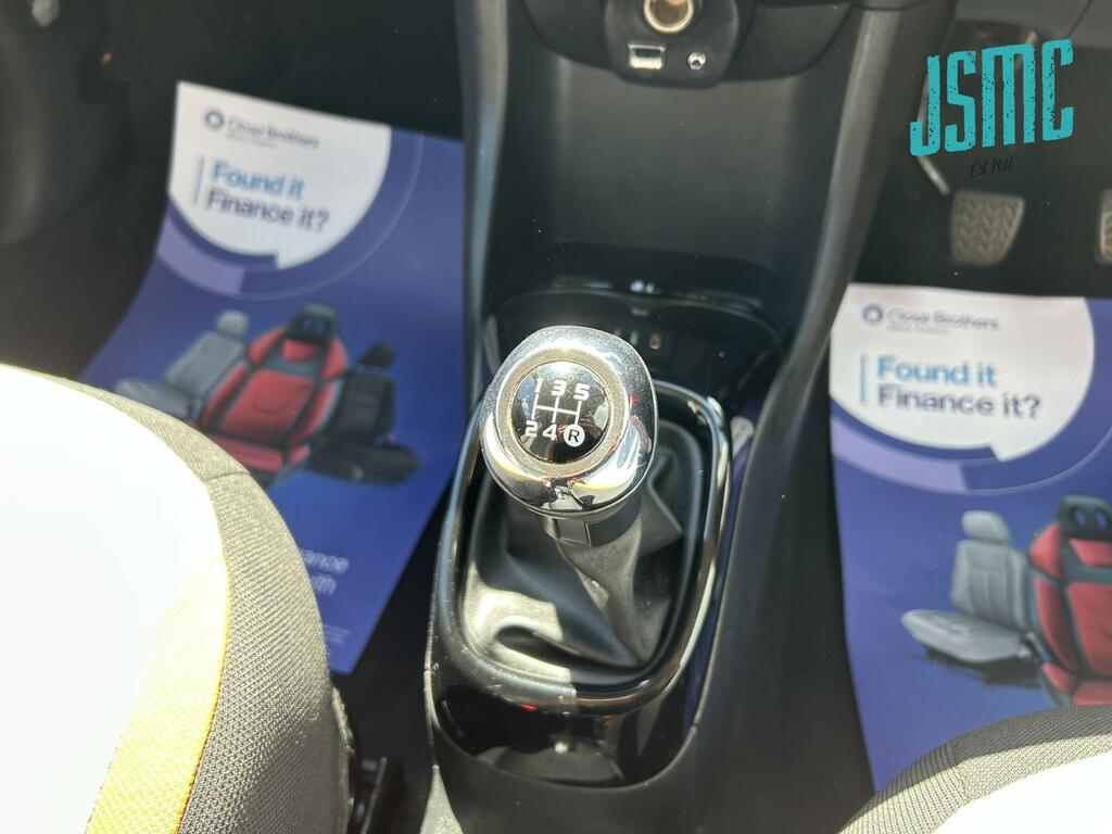 Toyota Aygo X X-pression White #24
