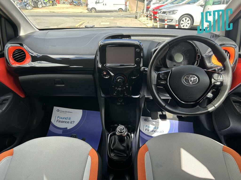 Toyota Aygo X X-pression White #8