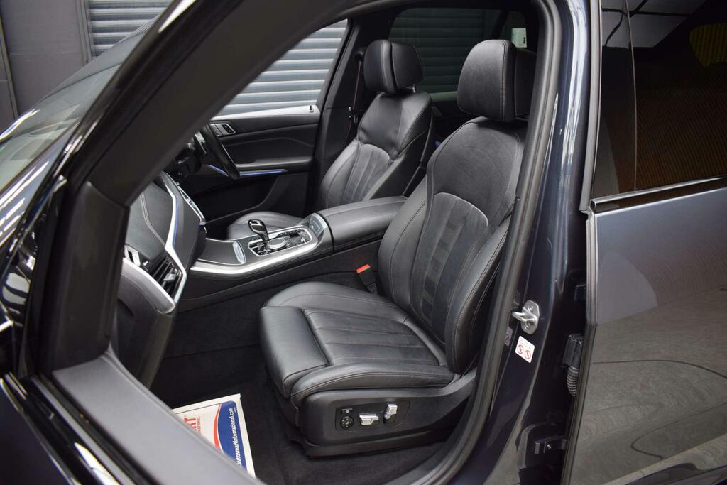 BMW X5 M M Sport White #26