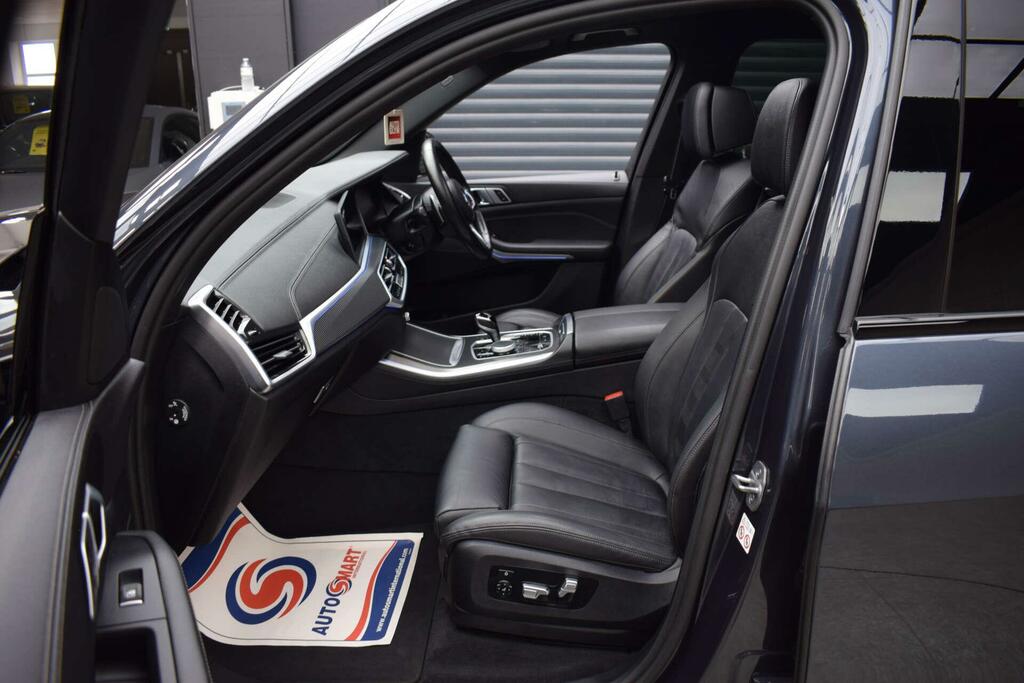 BMW X5 M M Sport White #25