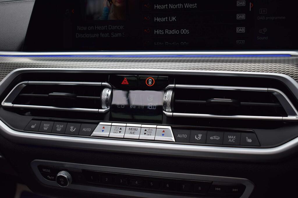 BMW X5 M M Sport White #36