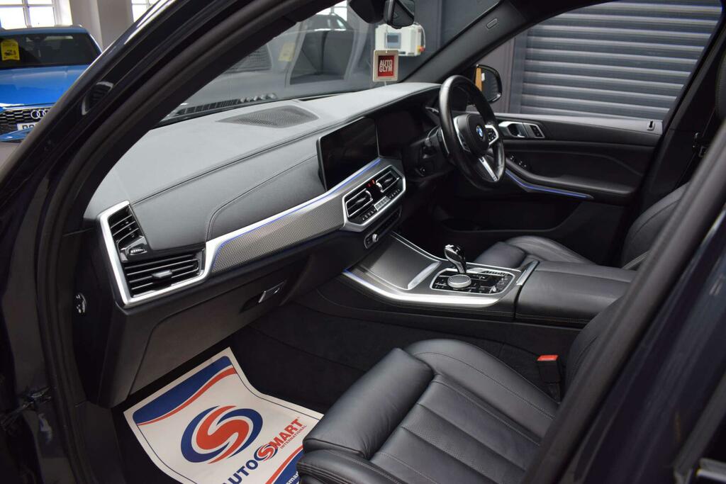 BMW X5 M M Sport White #24