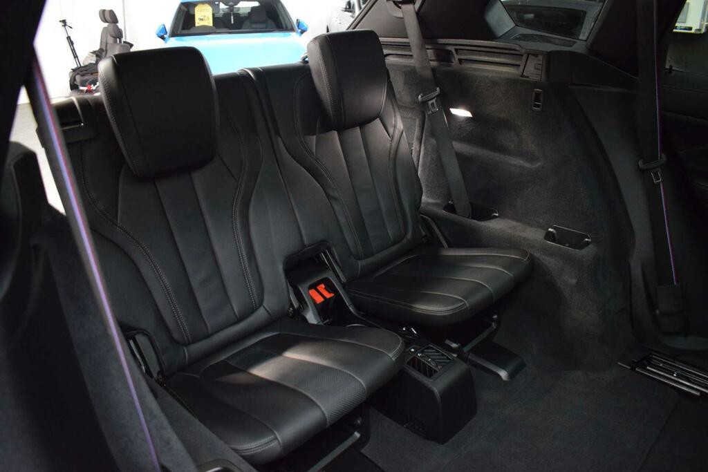 BMW X5 M M Sport White #21