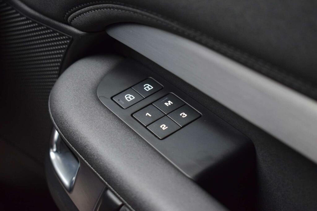 Land Rover Discovery 3.0 D300 R-dynamic Hse Grey #37