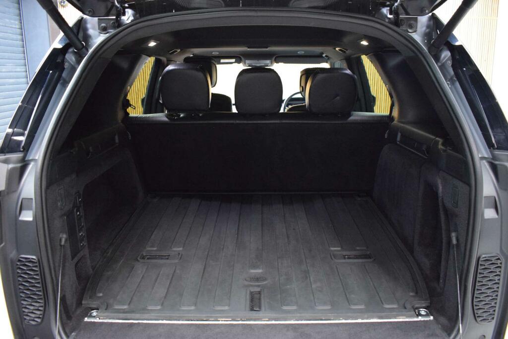 Land Rover Discovery 3.0 D300 R-dynamic Hse Grey #10