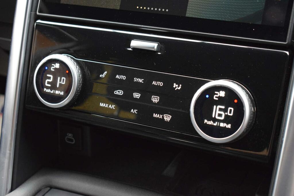 Land Rover Discovery 3.0 D300 R-dynamic Hse Grey #33