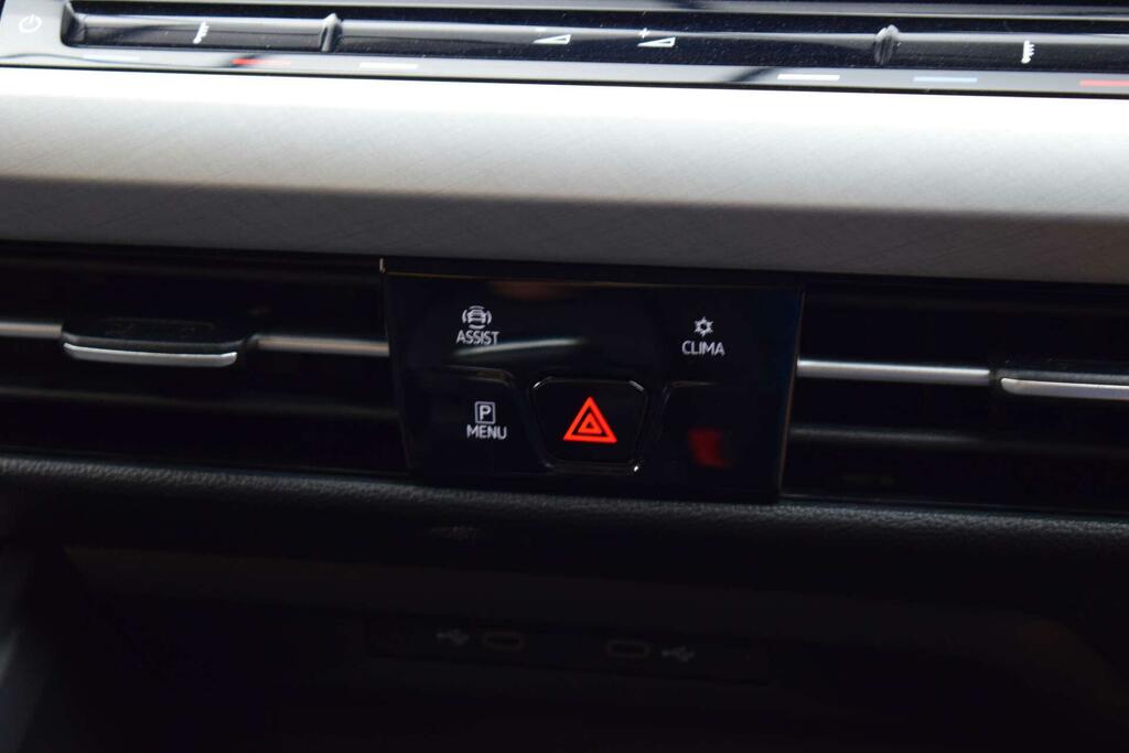 Volkswagen Golf 1.5 Tsi Life Hatchback Blue #27