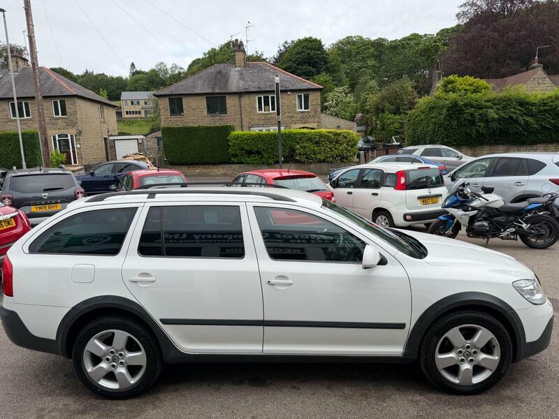 Skoda Octavia 2.0-tdi-scout-estate-5dr-diesel-manual-4wd-euro-5- White #6
