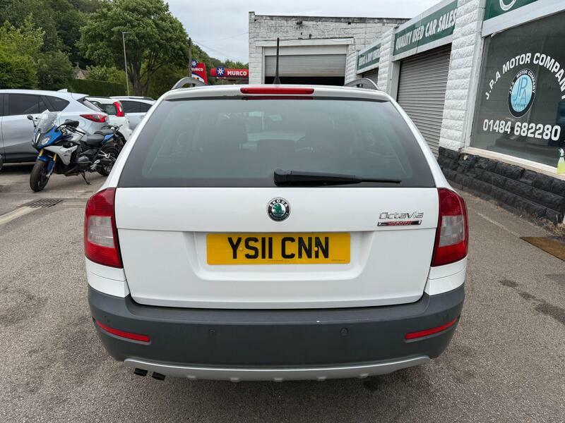 Skoda Octavia 2.0-tdi-scout-estate-5dr-diesel-manual-4wd-euro-5- White #4