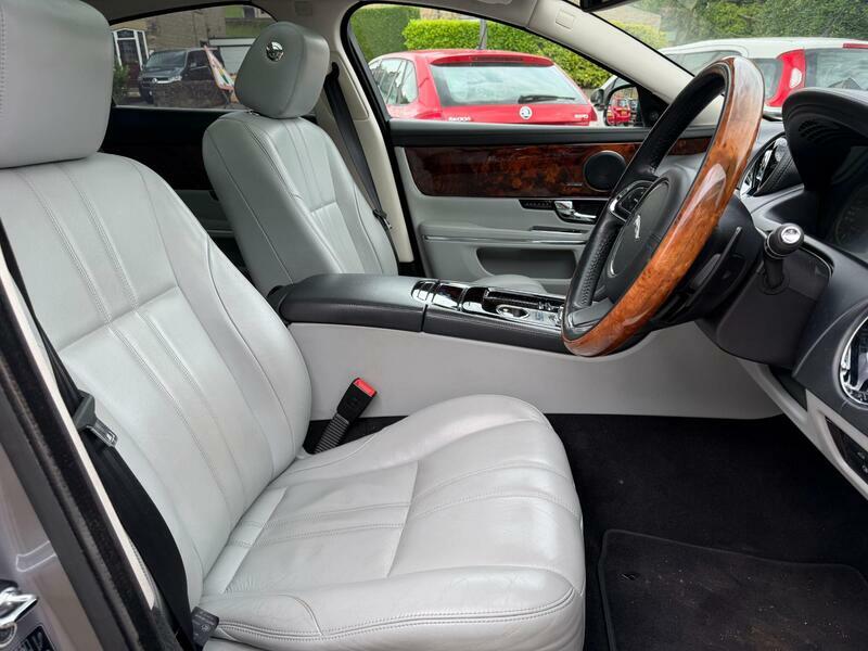 Jaguar XJ  Black #18