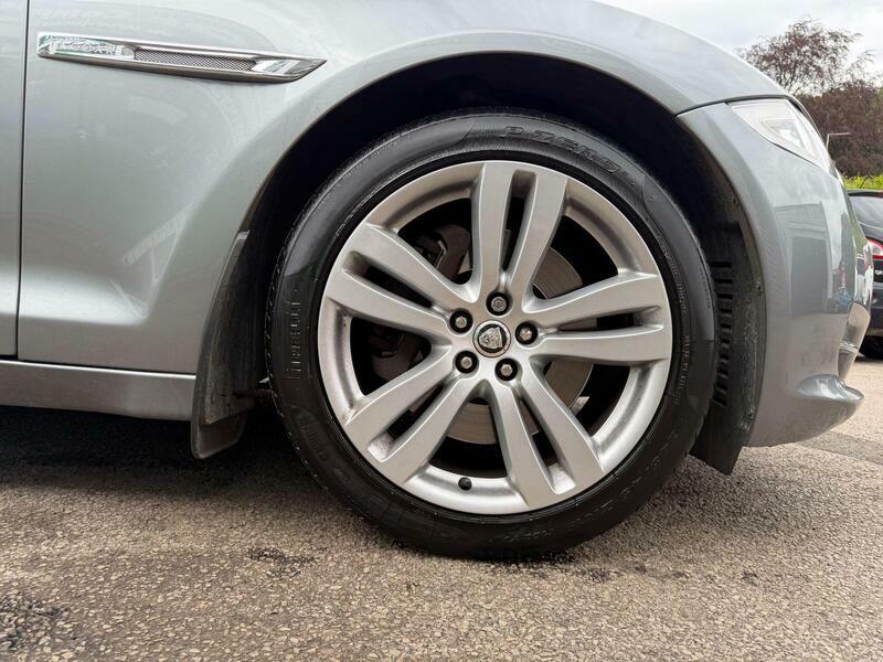 Jaguar XJ  Black #9
