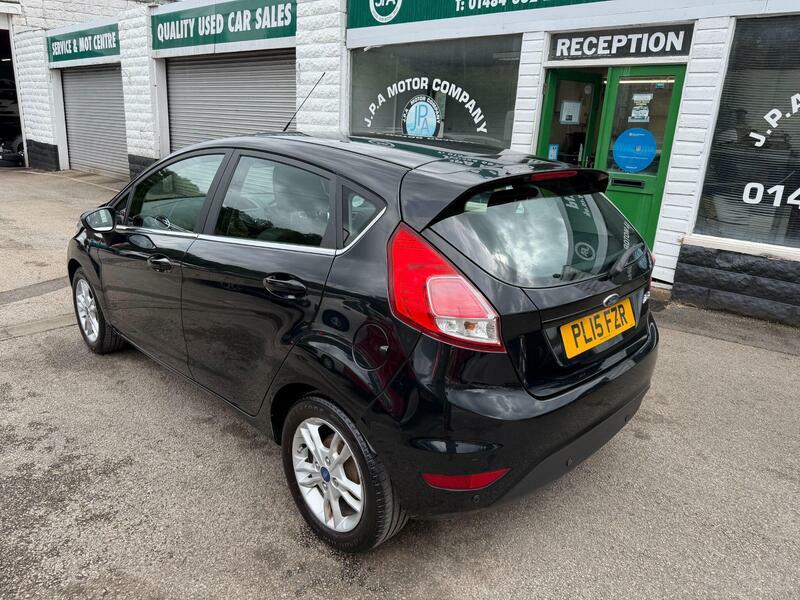 Ford Fiesta 1.5-tdci-zetec-hatchback-5dr-diesel-manual-euro-5- PL15FZR Black #3