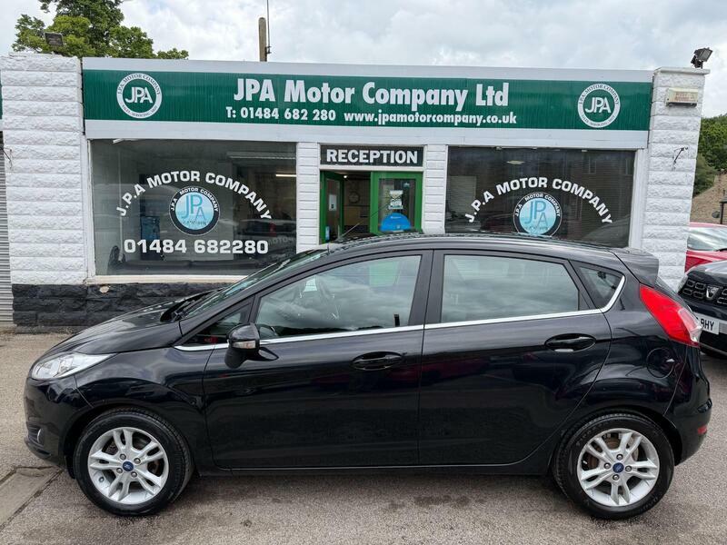 Ford Fiesta 1.5-tdci-zetec-hatchback-5dr-diesel-manual-euro-5- PL15FZR Black #2