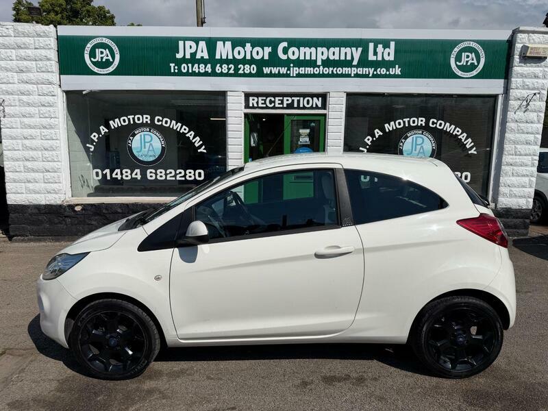 Ford KA 1.2-zetec-white-edition-hatchback-3dr-petrol-manua White #2
