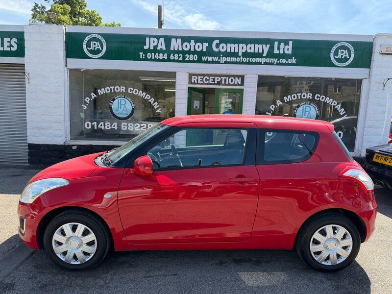 Suzuki Swift 1.2-sz2-hatchback-3dr-petrol-manual-euro-5-94-ps Red #2