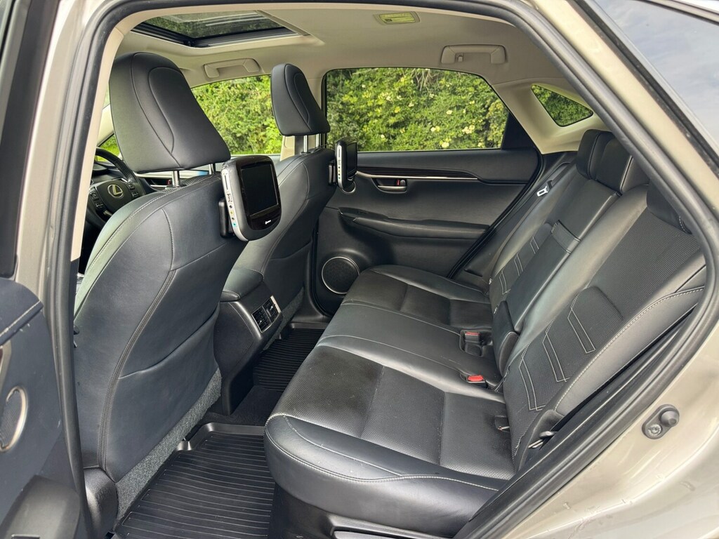 Lexus NX 2.5 300H Luxury 153 Bhp Excellent Condition Silver #10