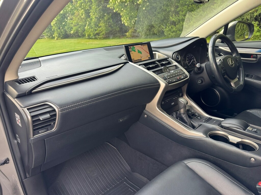 Lexus NX 2.5 300H Luxury 153 Bhp Excellent Condition Silver #7