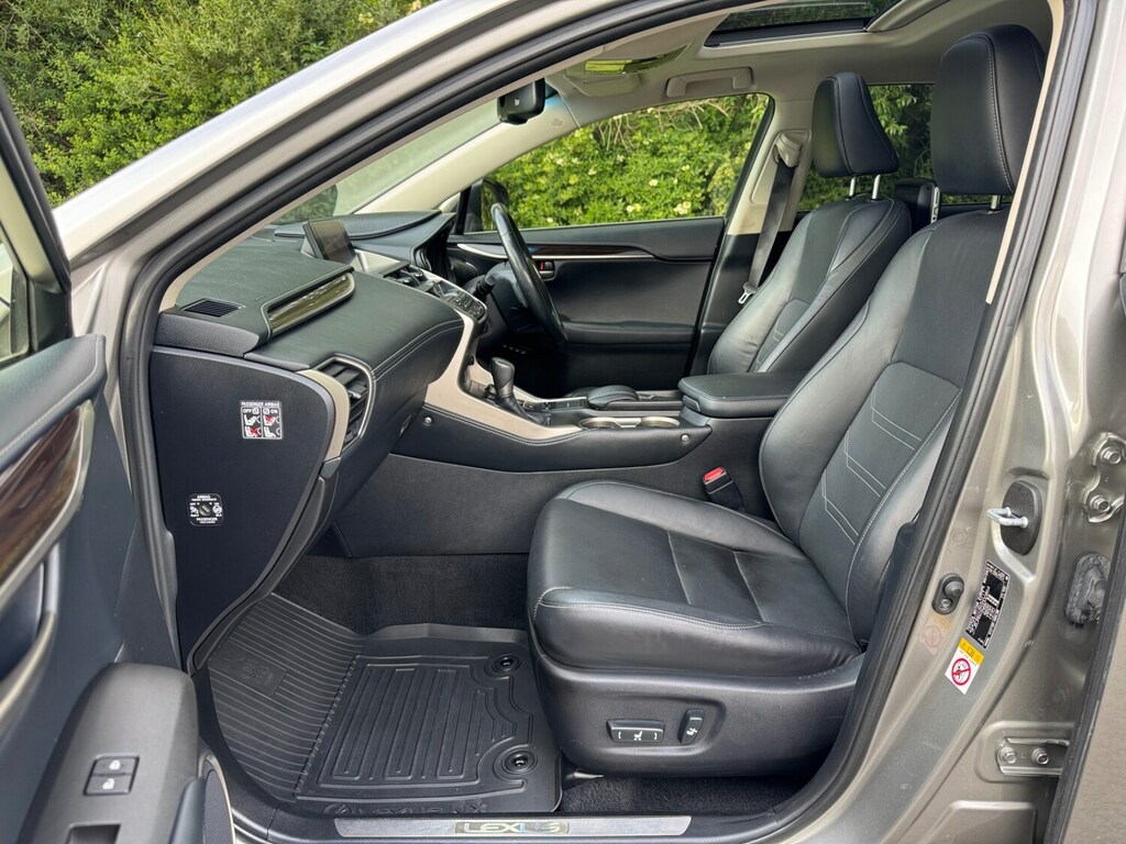 Lexus NX 2.5 300H Luxury 153 Bhp Excellent Condition Silver #8