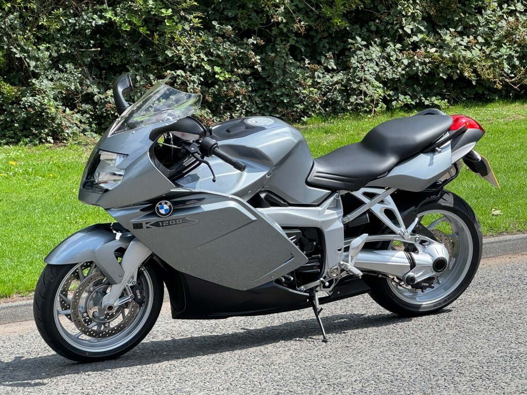 BMW  Petrol Black #4