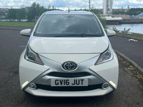Toyota Aygo 1.0 Vvt-i X-pure GV16JUT White #3