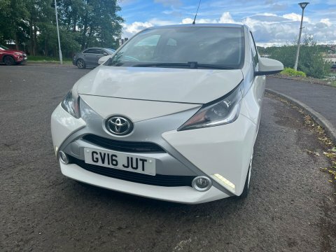 Toyota Aygo 1.0 Vvt-i X-pure GV16JUT White #4