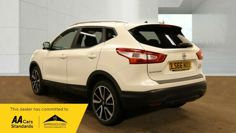 Nissan Qashqai Tekna Dig-t White #3