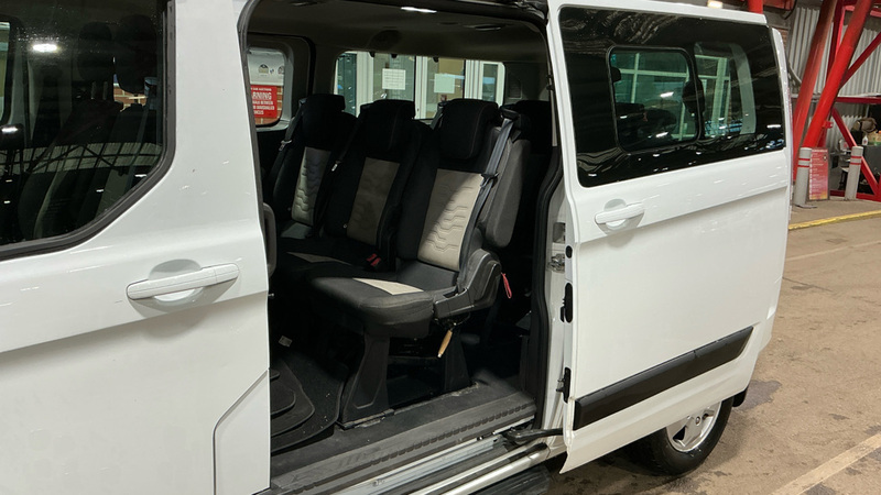 Ford Tourneo Custom Tourneo Custom 300 Ltd E-tech Silver #9